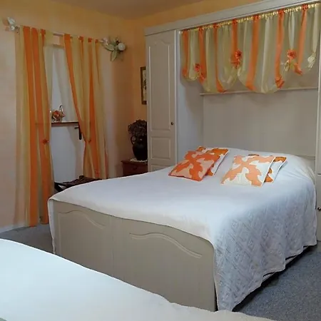 Le Franquevillette Bed and Breakfast